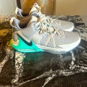 Nike Witness V11 HO22 basketball